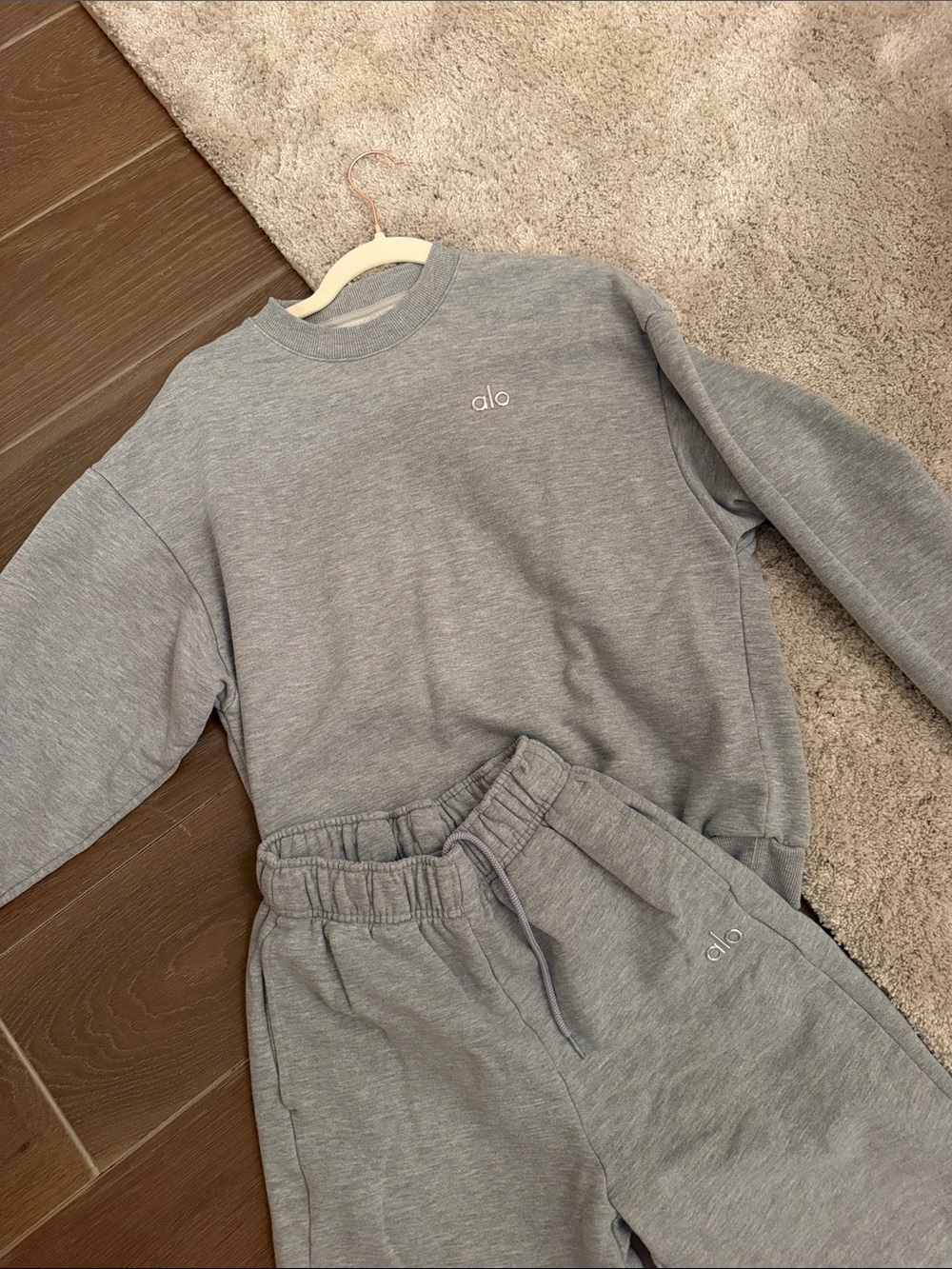 Alo Gray Sweatshirt & Jogger Set
